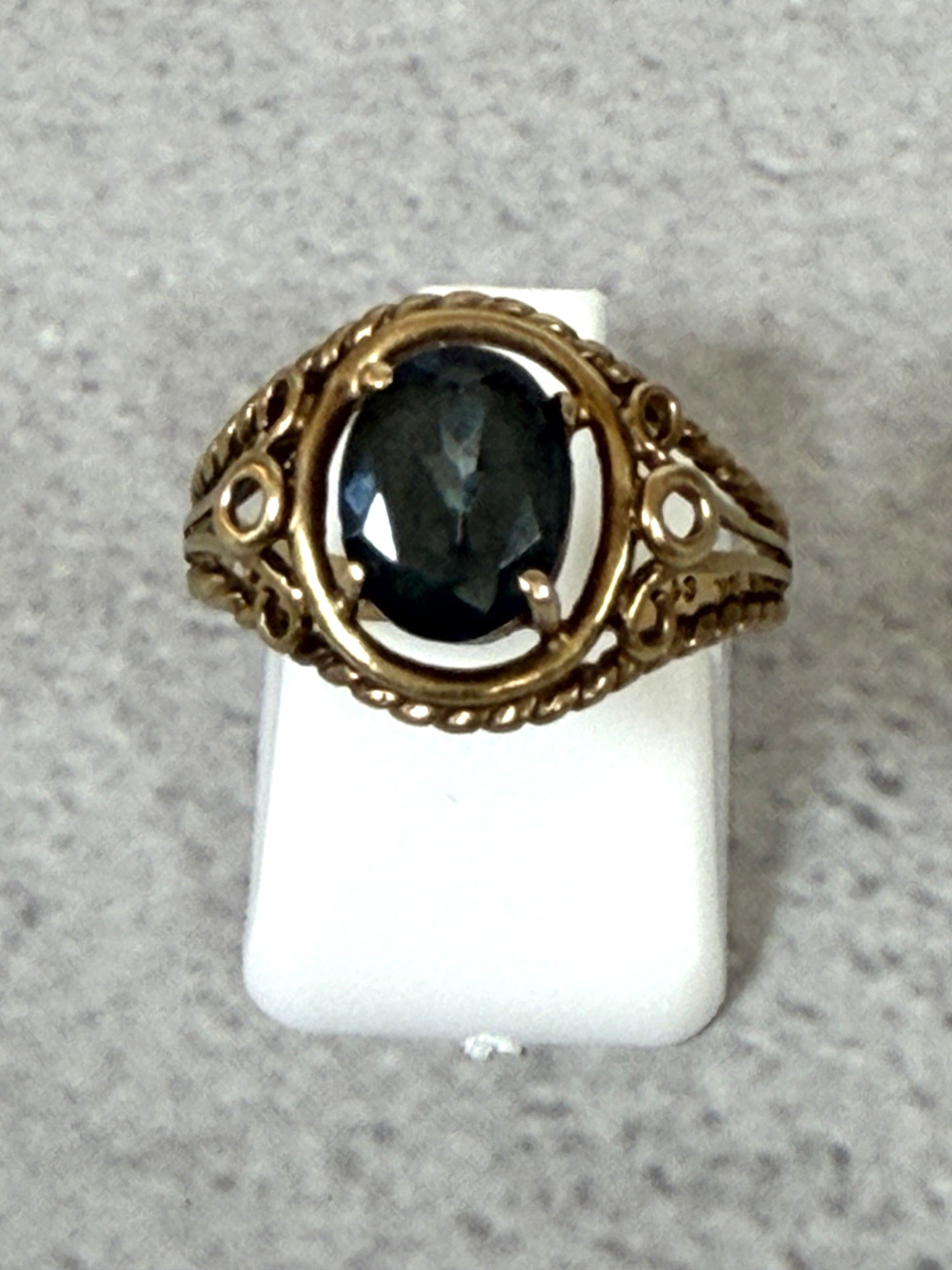 10k Yellow Filagree Gold with Dark Aquamarine Stone Size 7